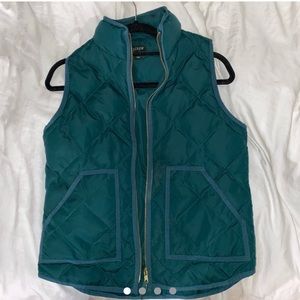 Jcrew puffer vest in emerald green
